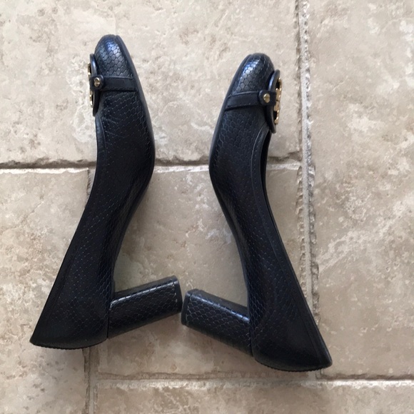 Dark blue shoes - Picture 2 of 3